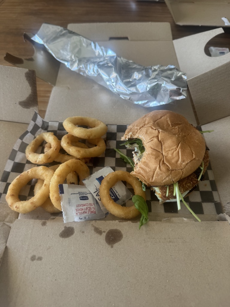 Almuerzo 16 de abril